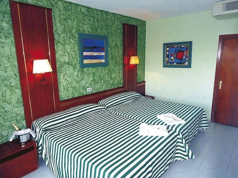Ohtels Villa Dorada Salou 3*,