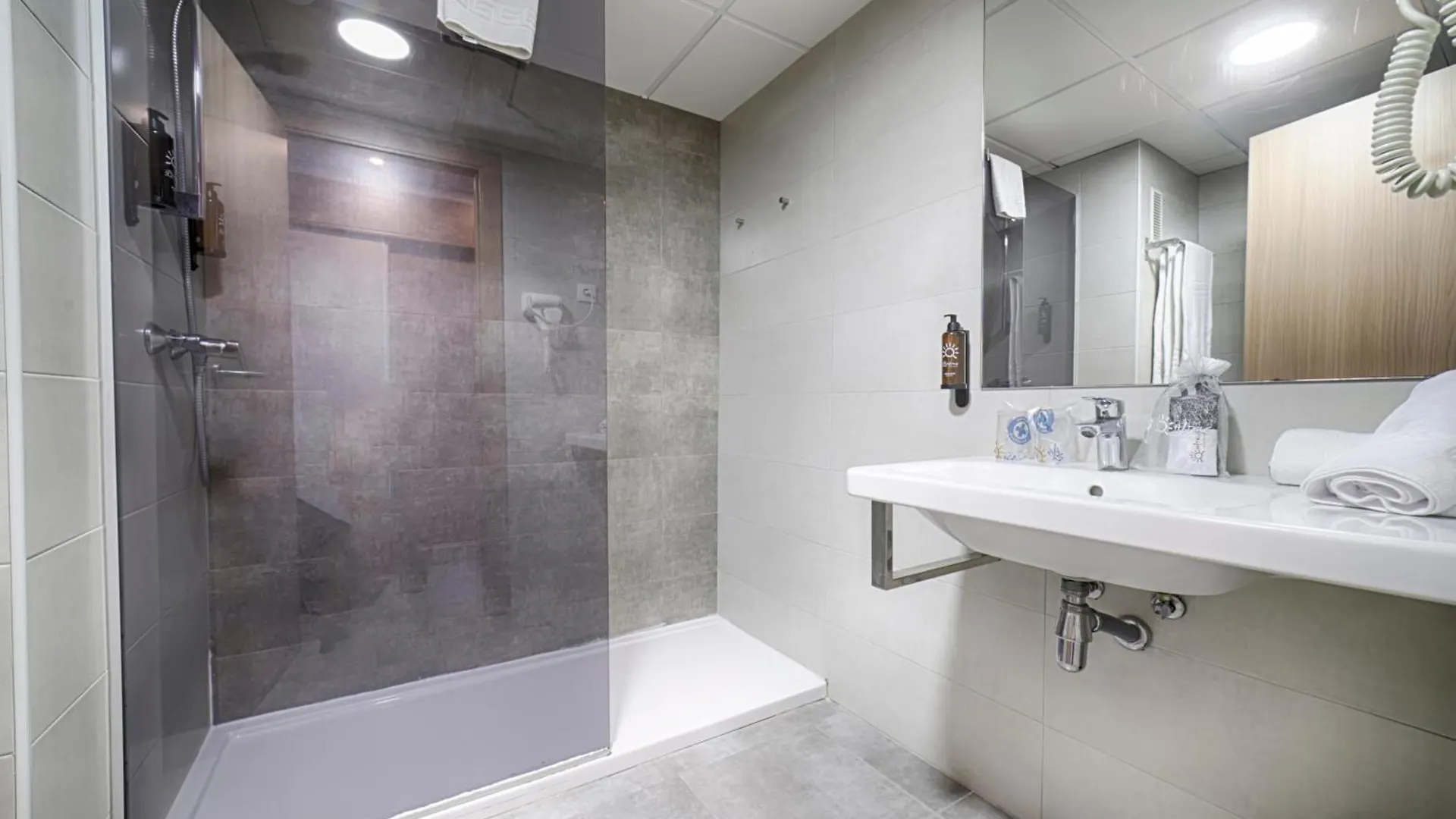 Ohtels Villa Dorada Salou 3*,  Spain